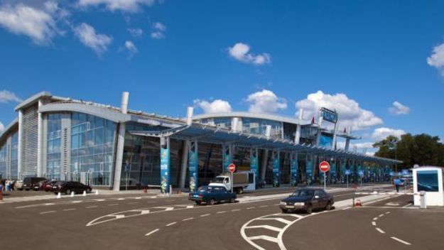 С 18 августа аэропорт Жуляны соединят с главным железнодорожным вокзалом Киева «Киев-Пассажирский» прямым троллейбусом после 9-летнего перерыва.