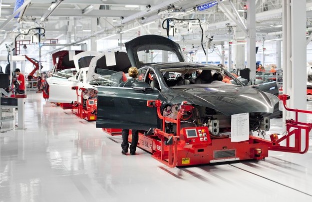 После того, как Илон Маск обнародовал вторую часть генерального плана Tesla, электрокар Model 3 установил нижнюю планку стоимости.