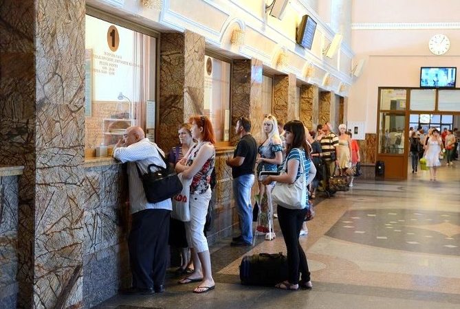 С 1 сентября в Украине будет снижена стоимость проезда в пассажирских поездах дальнего следования, курсирующих по территории Украины.