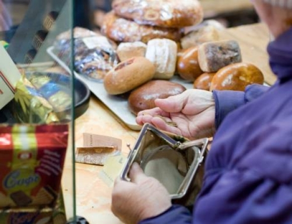Украинский бутерброд с салом за последний год прибавил в цене 42%.