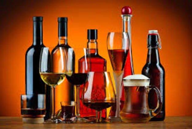 Кабмін підвищив мінімальні оптово-відпускні та роздрібні ціни на горілку і лікеро-горілчані вироби на 12,4-19,6%; віскі, ром і джин — на 12%; коньяк — на 6,6-9,5% і вина — на 4,5-13,5%.