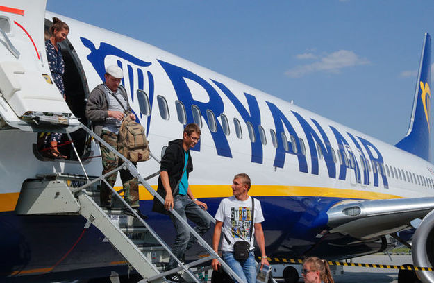 Ирландский лоукостер Ryanair запустит из Польши 17 новых рейсов, 8 из которых — в Украину.