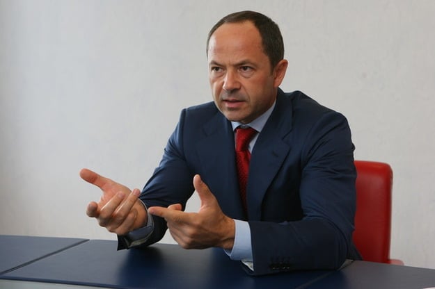 Украинский бизнесмен, основатель и основной акционер группы «ТАС» Сергей Тигипко рассматривает возможность покупки банка и страховой компании.