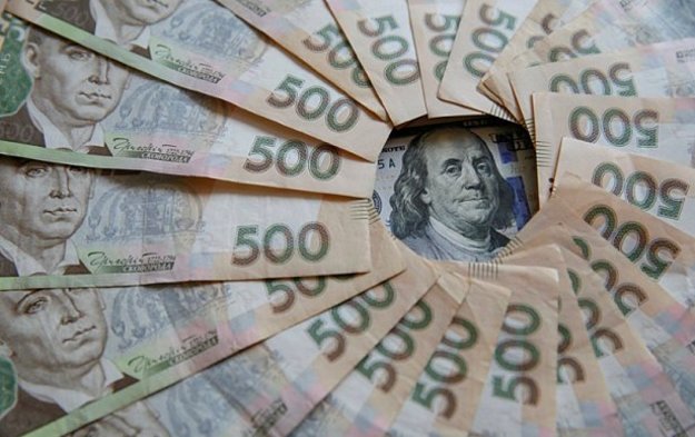 Проект государственного бюджета Украины на 2019 год построен на курсе 29,4 гривни за доллар.