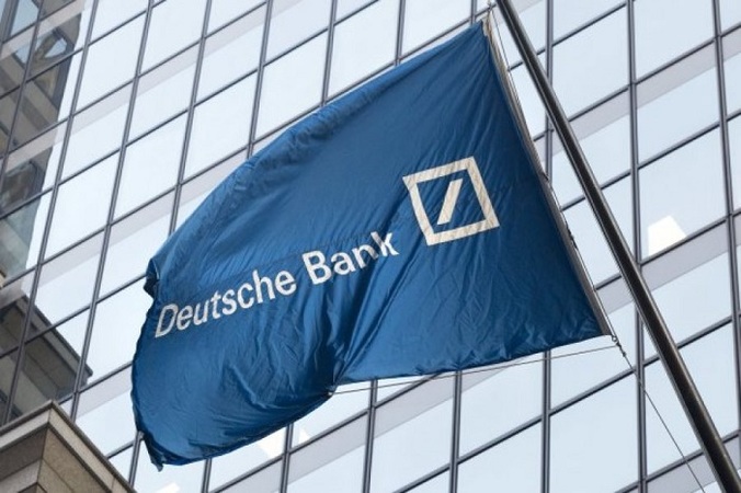 Крупнейший финансовый конгломерат Германии Deutsche Bank планирует перевести из Лондона во Франкфурт 450 млрд евро своих активов, пишет Коммерсант.