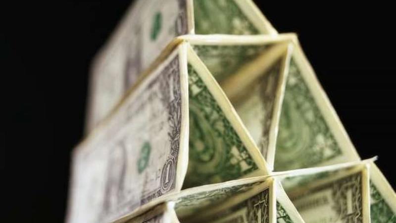 Комиссия по ценным бумагам и биржам (SEC) США положила конец очередной финансовой пирамиде по схеме Понци, создатели которой собрали более 345 млн долларов у 230 инвесторов по всей стране, пишет «Интерфакс-Украина».