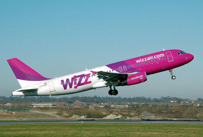 Угорська авіакомпанія Wizz Air анонсувала одноденний розпродаж квитків на деякі свої напрямки зі знижкою 20%.