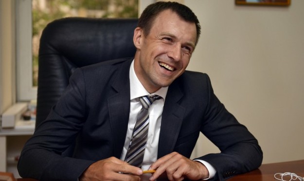 Печерский районный суд Киева отправил экс-главу наблюдательного совета банка «Национальный кредит» Андрея Онистрата под ночной домашний арест.