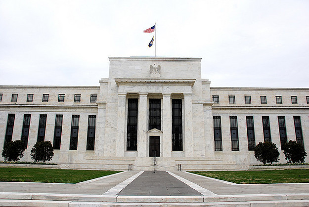 Федеральная резервная система США решила повысить базовую процентную ставку на 0,25 процентных пункта с 2% до 2,25%.
