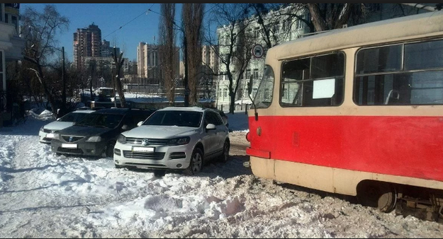 27 сентября вступает в силу Закон Украины № 2262 «О внесении изменений к некоторым законодательным актам Украины по реформированию сферы парковки транспортных средств».
