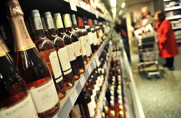 Київська міська рада прийняла рішення про заборону продажу алкоголю в магазинах з 23:00 до 10:00.