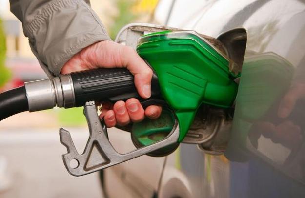 За выходные 28 сентября – 1 октября ряд сетей АЗС в Украине поднял цены на бензин и дизтопливо на 0,5-1 грн/л.