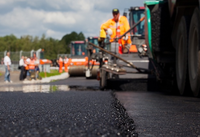 При выполнении работ по текущему ремонту дорог государственного значения в Днепропетровской области было «отмыто» 18,2 млн грн.