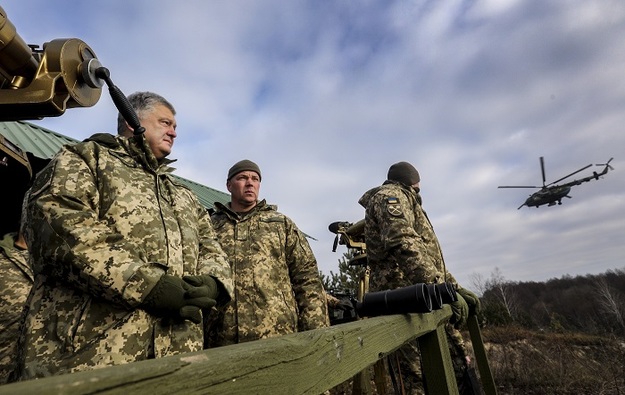 Верховная Рада приняла в целом законопроект № 9338 «О введении военного положения в Украине» в 8 областях и водах Азово-Керченского пролива.