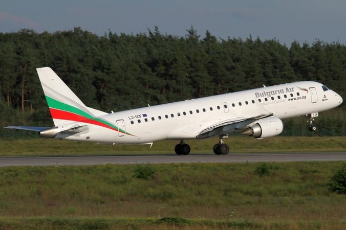 Bulgaria Air за рекомендацією Міністерства закордонних справ країни призупинила прямі рейси зі своєї столиці Софії до Одеси і назад до 16 грудня включно.