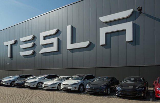 Компания Tesla инициировала тендерный процесс с целью строительства своей фабрики Gigafactory в Китае.