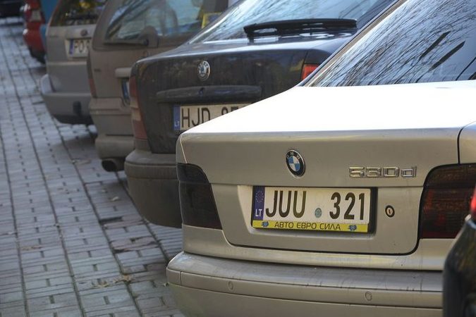 Чернівецька митниця ДФС здійснила митне оформлення тисячного автомобіля на єврономерах.
