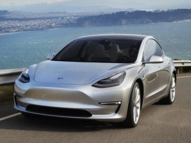 Україну внесли у список країн, куди можлива доставка електромобілів Tesla Model 3.