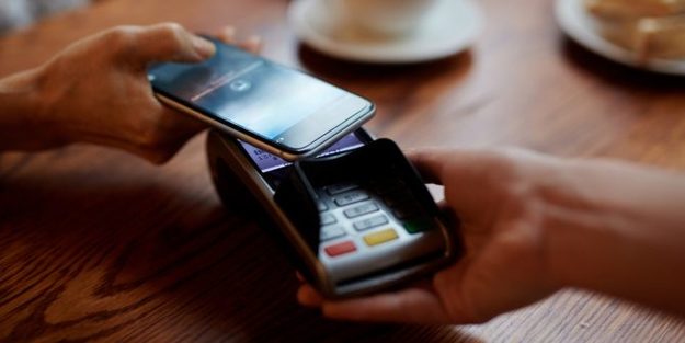 Клієнти Банку Південний тепер можуть оплачувати товари і послуги за допомогою мобільної платіжної системи від компанії Apple.