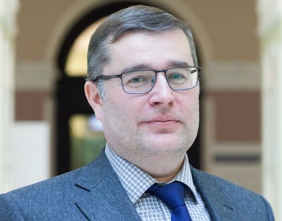 За результатами відкритого відбору на вакантну посаду директора департаменту стратегії і реформування Національного банку з 17 грудня цього року призначено Сергія Карпенка.