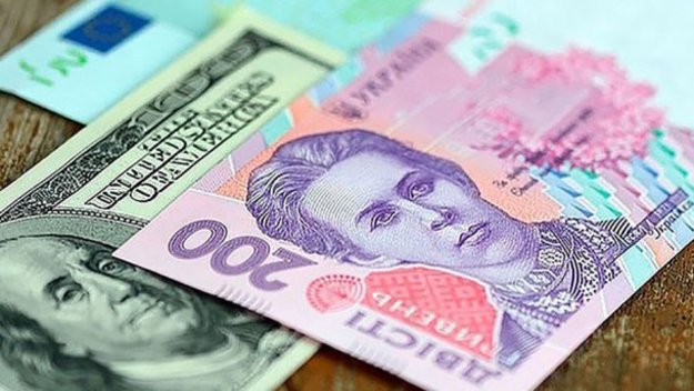 Нацбанк Украины  установил на 27 декабря 2018 года официальный курс гривны на уровне  27,2678 грн/$.