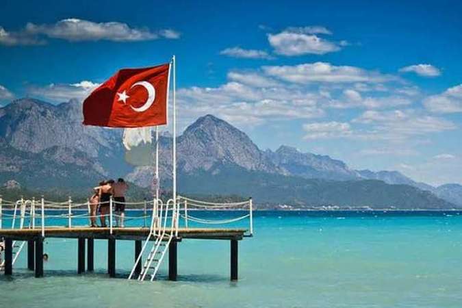 Турция с 1 января 2019 года вводит налог на безопасность для туристов в размере 1,5 евро, который будут взимать в аэропортах по прилету.
