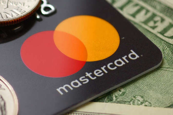 Міжнародна платіжна система MasterCard вирішила змінити логотип, а саме прибрати з нього назву.