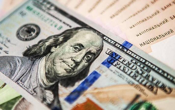 Справочный курс Национального банка на 8 января составляет 28,02 гривен за доллар.
