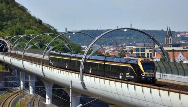 Чеська компанія Leo Express має намір продовжити маршрут поїзда Прага-Краків до кордону з Україною.