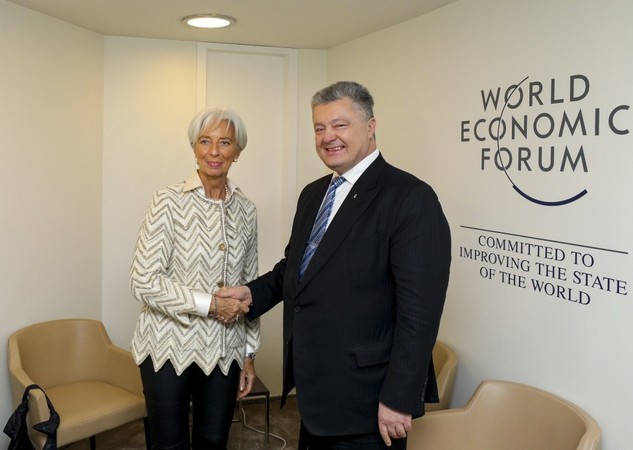 Президент Петро Порошенко в Давосі обговорив з директором-розпорядником МВФ Крістін Лагард співпрацю і перспективи економічного зростання України в 2019 році.