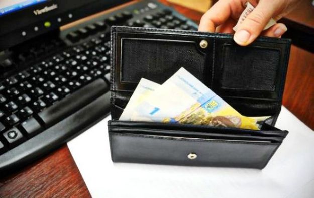 По данным Госстат, задолженность по выплате зарплаты в Украине на 1 января 2019 года составила 2,65 миллиарда.
