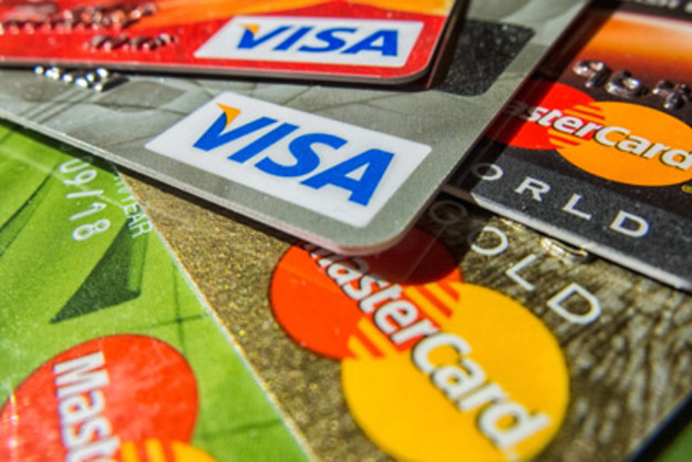 С апреля 2019 года платежные системы Visa и MasterCard решили повысить размер абонплаты для эмитентов дебетовых и кредитных карт по всему миру.