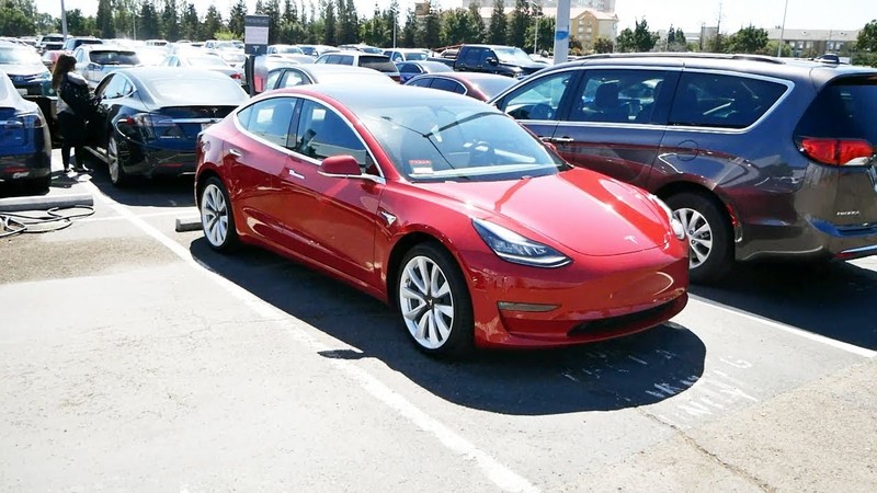 Американська компанія Tesla готується до запуску програми придбання Tesla Model 3 на умовах лізингу.