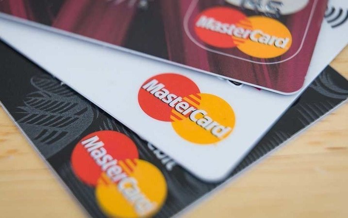 Компания Mastercard опровергла информацию о повышении ежеквартально абонплаты для украинских банков с 1 апреля.