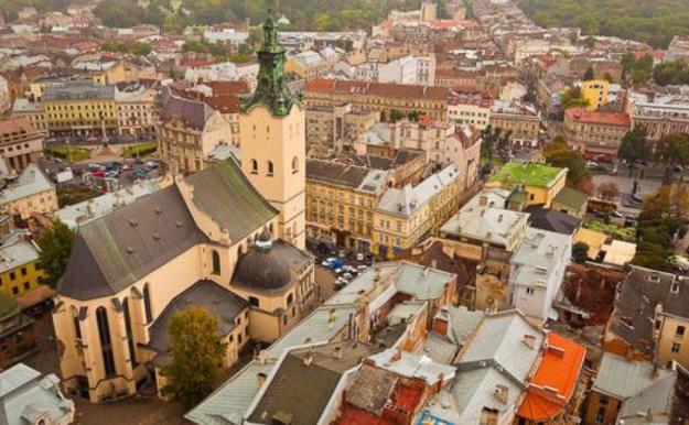 С 1 апреля туристу при посещении Львова придется заплатить налог за каждые сутки временного размещения в местах проживания/ночевки.