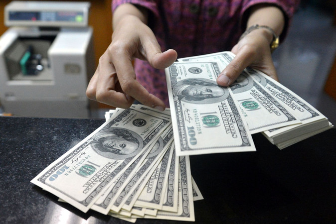 Справочное значение курса доллара на 14 марта составило 26,66 гривен за доллар.