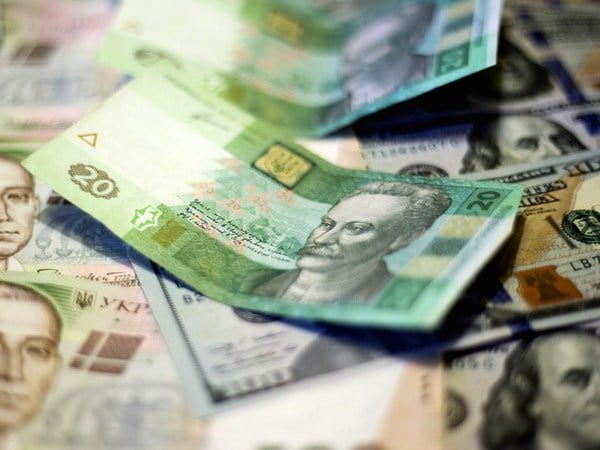 Национальный банк установил на 19 марта 2019 года официальный курс гривны на уровне  27,1319 грн/$.