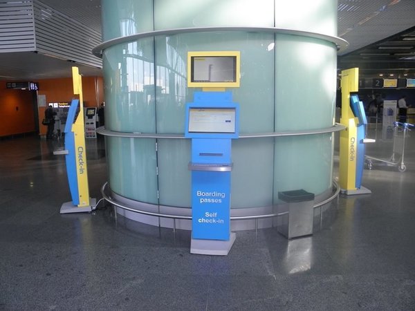 20 марта авиакомпания «Международные авиалинии Украины» установила в аэропорту «Борисполь» автоматизированные киоски самостоятельной регистрации на чартерные рейсы.