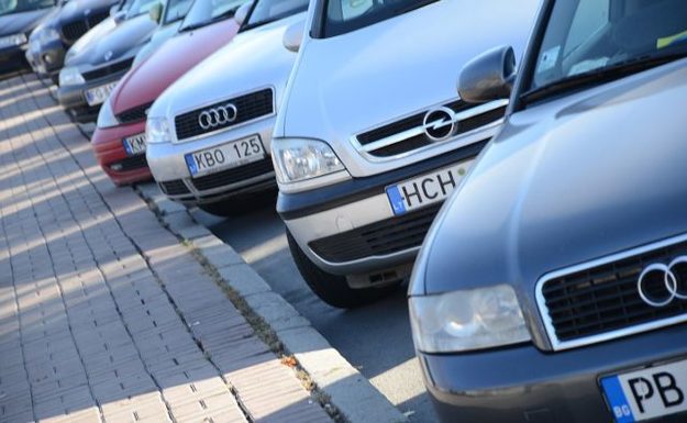 В Україні 263,648 тисяч автомобілів з іноземною реєстрацією перебувають із порушеннями термінів митних режимів тимчасового ввезення або транзиту.