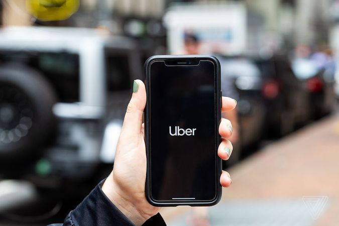 Американська компанія Uber Technologies Inc., що надає послуги із замовлення таксі та доставки їжі, домовилася про покупку близькосхідного конкурента Careem Networks за 3,1 мільярда доларів.