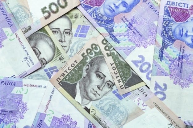 Средняя заработная плата Украины в феврале составляла почти 8400 гривен.