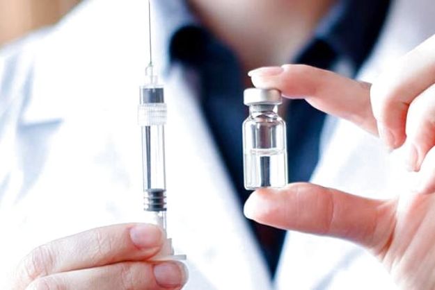 Частные клиники и врачи-ФОП, которые заключили договор с Национальной службой здоровья Украины (НСЗУ), смогут бесплатно вакцинировать детей и взрослых.