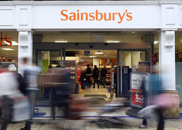Одна з найбільших мереж супермаркетів у Великобританії Sainsbury's запустила перший в країні магазин без кас та касирів.