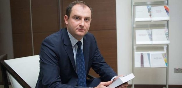 Кабінет Міністрів призначив Сергія Верланова головою Державної податкової служби на п'ять років з дати початку фактичного виконання обов'язків.