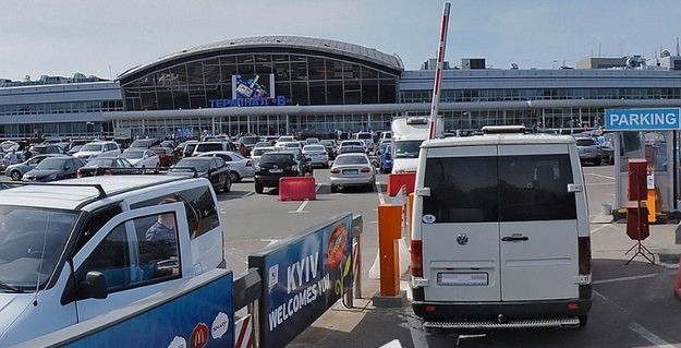 Аэропорт Борисполь намерен применять два типа тарифов в новом многоуровневом паркинге напротив терминала D, первая часть которого откроется 23 мая.