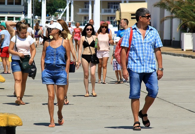 Местные власти популярного курорта Будва в Черногории предложили ввести штрафы от 500 до 700 евро за нарушение общественного порядка, пишет «Интерфакс-Украина» со ссылкой на радио Budva.
