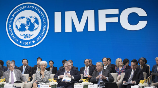 Дострокові парламентські вибори в Україні можуть призвести до отримання чергового траншу від Міжнародного валютного фонду (МВФ) на три місяці пізніше, ніж планувалося.