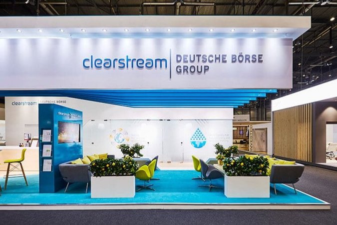 В Украине 27 мая 2019 года заработала система международного депозитария Clearstream, благодаря чему иностранные инвесторы могут покупать украинские государственные ценные бумаги и рассчитываться за них через эту систему.
