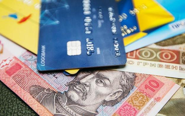 На сьогодні в Україні 8 із 10 операцій з платіжною карткою є безготівковими.