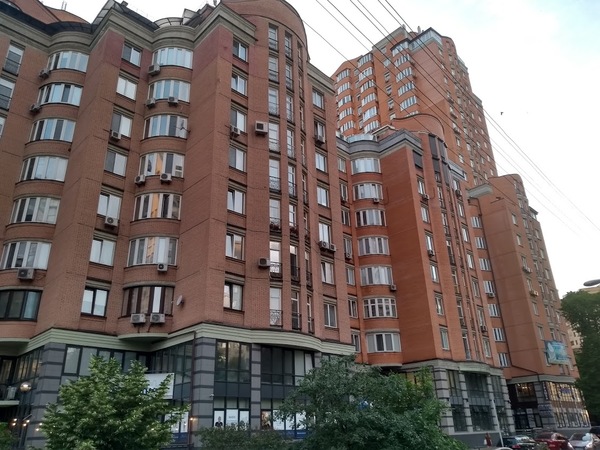Киевский рынок недвижимости практически остановился.